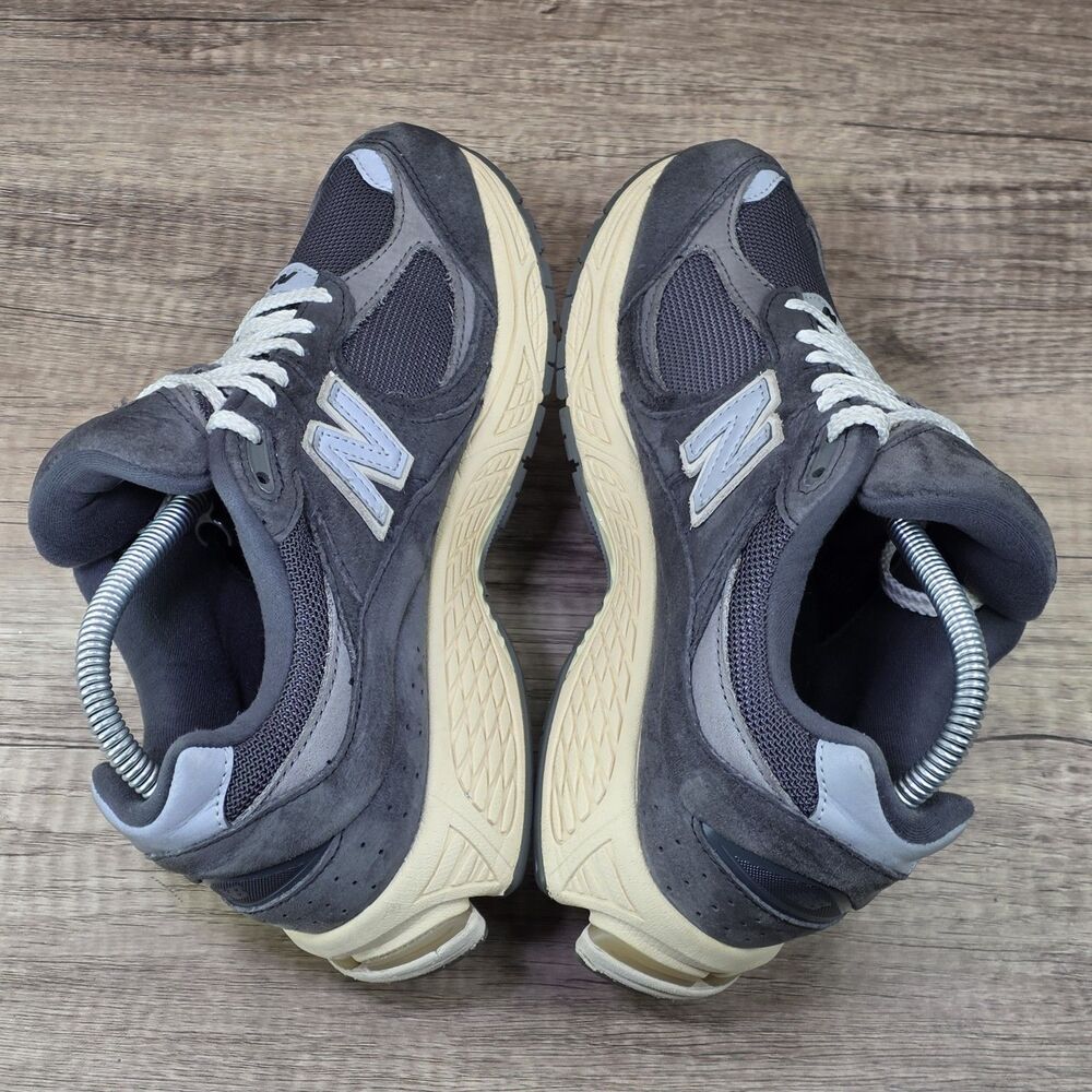 New Balance 2002R Men's Size 6.5 Women's Size 8 Gray Suede Cream Shoes M2002RHO - Picture 6 of 10